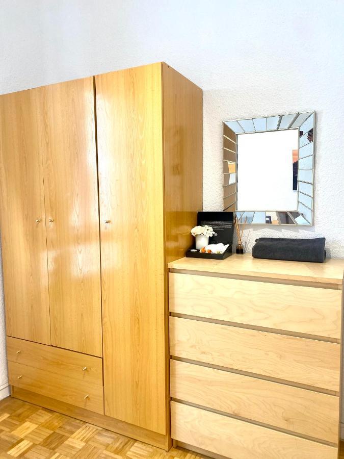 Close To Retiro Park Only For Girl Habitación en casa particular Madrid