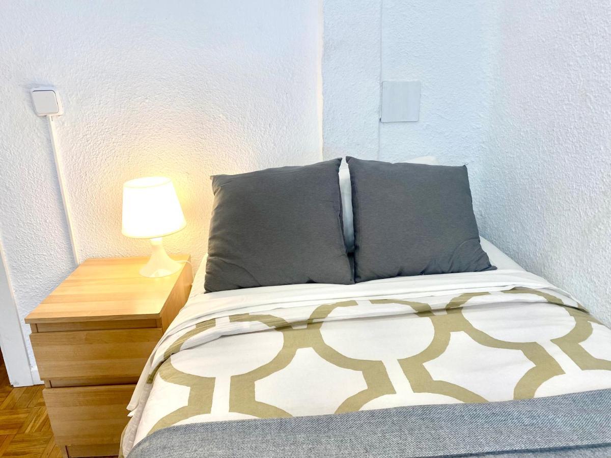 Close To Retiro Park Only For Girl Habitación en casa particular Madrid